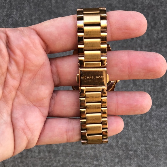 MICHAEL KORS Women's MK 5613 Rose Gold-Tone Stainless Steel Bracelet Watch - Picture 5 of 8